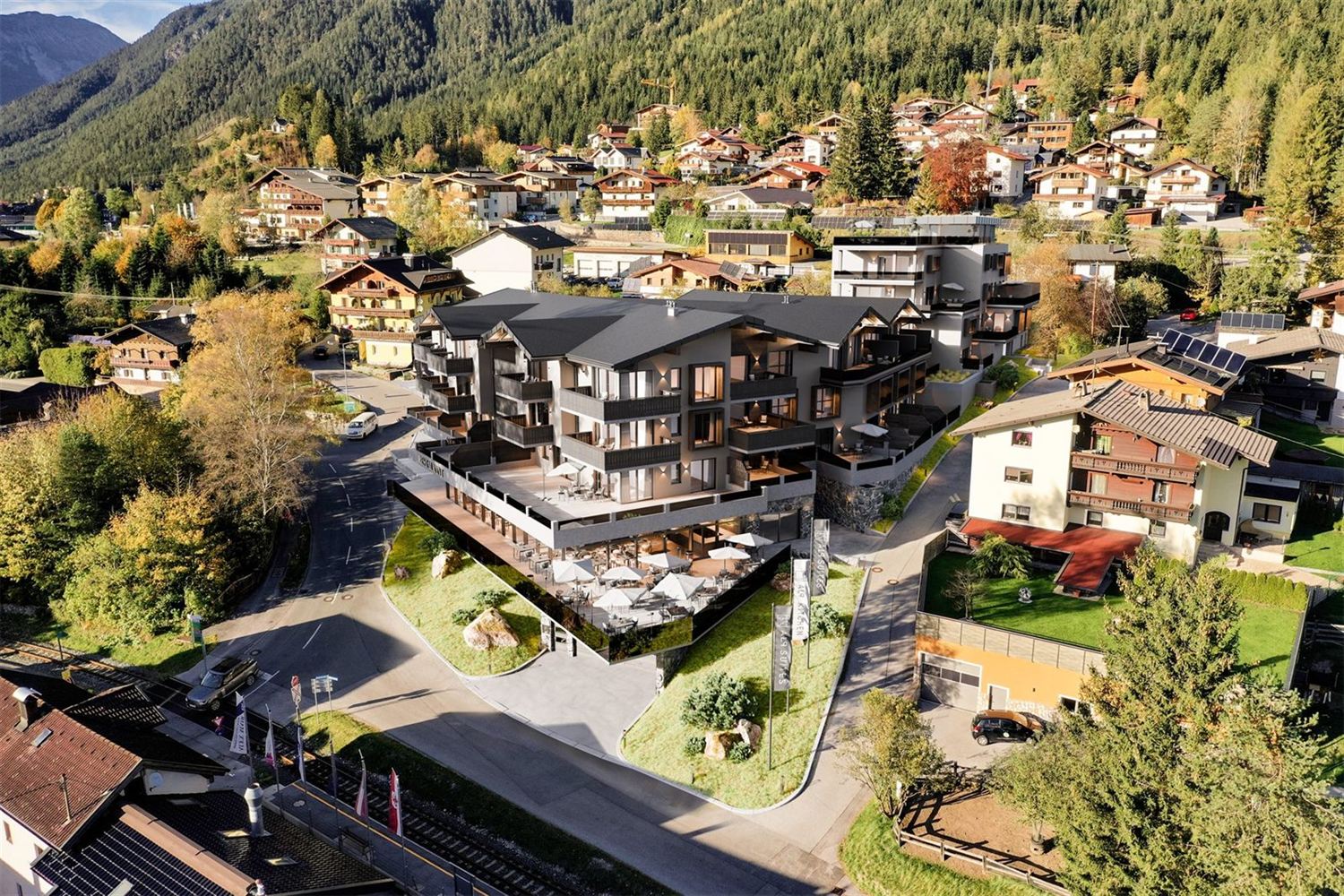 ALP Suites Maurach Achensee Vogelperspektive der Premium-Apartments im Ortsbild